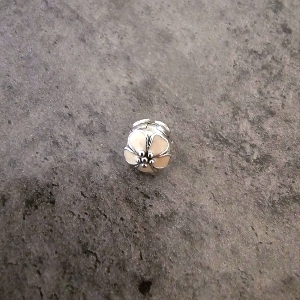 Authentic Pandora Flower charm